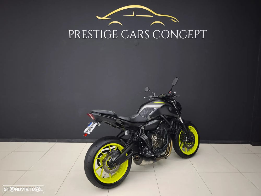 Yamaha MT-07 Night Fluo - 3