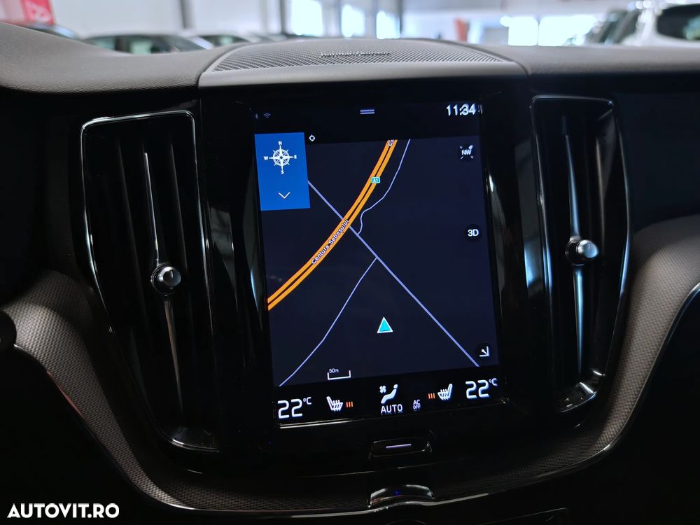 Volvo XC 60 B5 MHEV AWD R-Design - 12