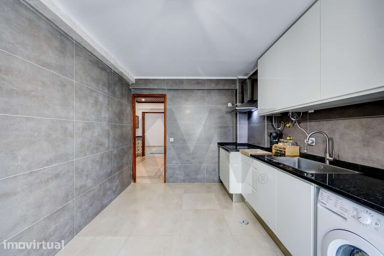 Apartamento T1+1 localizado em Monte Abraão, Sintra - Grande imagem: 2/28