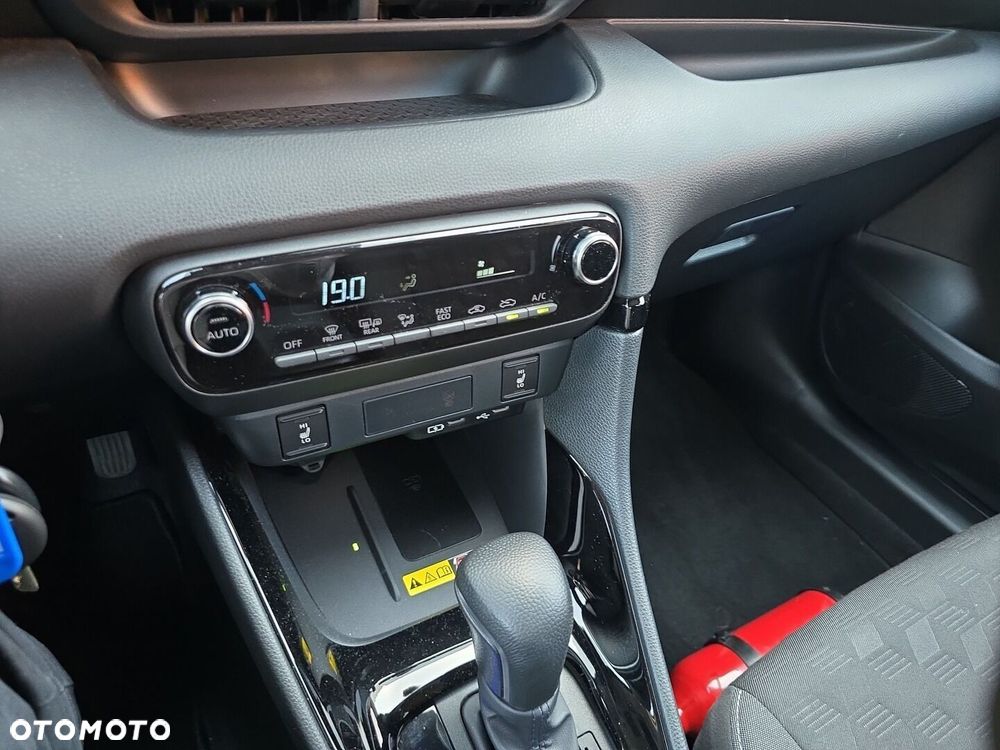 Toyota Yaris Hybrid 1.5 Style - 22