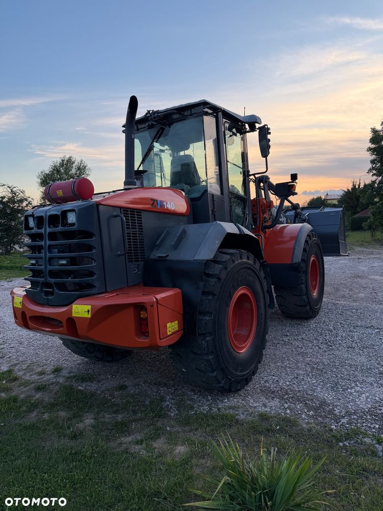 Hitachi ZW140 - 4