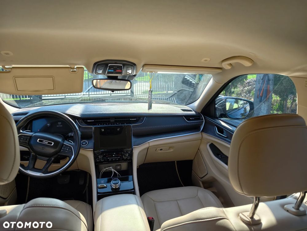 Jeep Grand Cherokee - 19