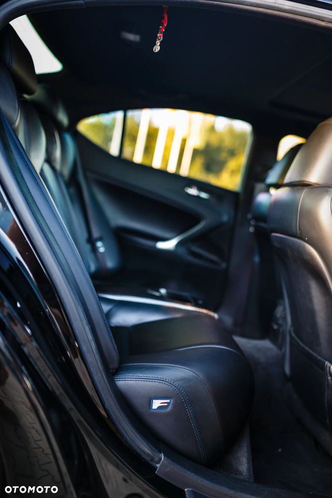 Lexus IS F Sport - 15