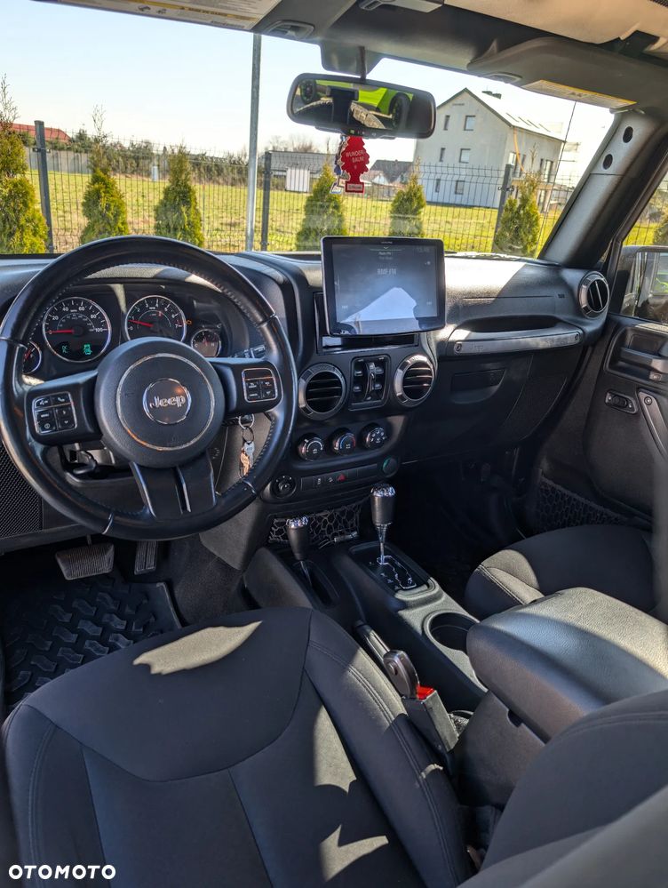 Jeep Wrangler - 16
