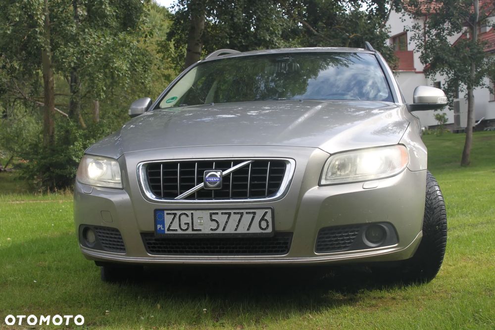 Volvo V70 2.4D Momentum - 2
