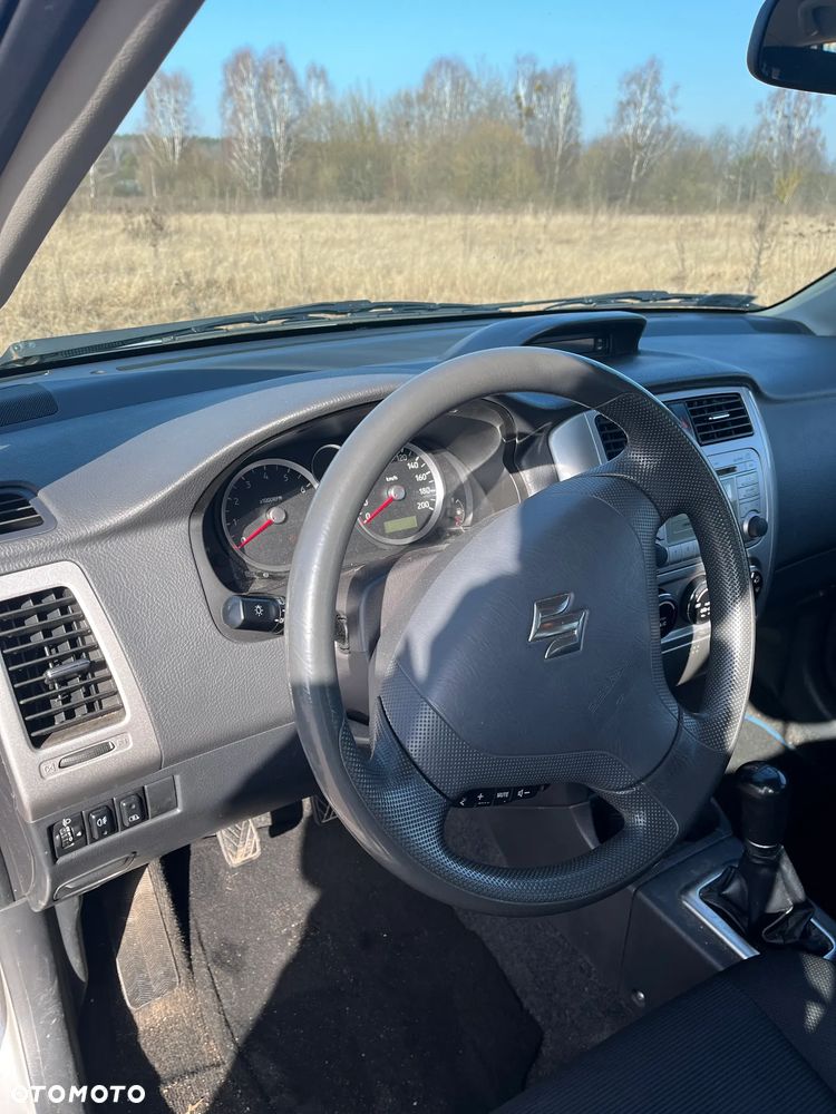 Suzuki Liana 1.6 Comfort - 2