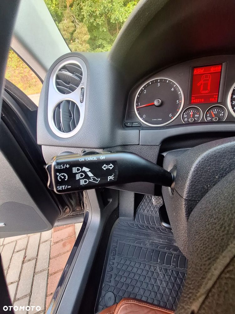 Volkswagen Tiguan 2.0 TDI DPF 4Motion Track & Avenue - 40