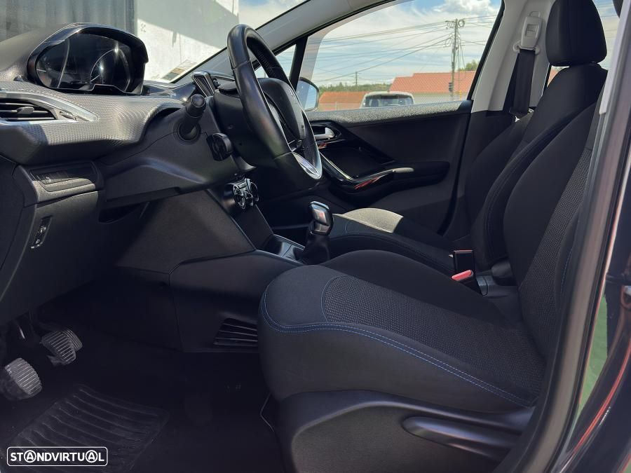Peugeot 208 1.2 PureTech Style - 16