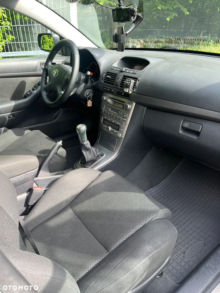Toyota Avensis 1.8 VVT-i Sol - 22