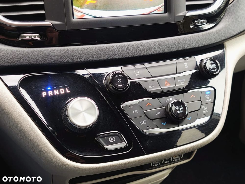 Chrysler Pacifica - 19