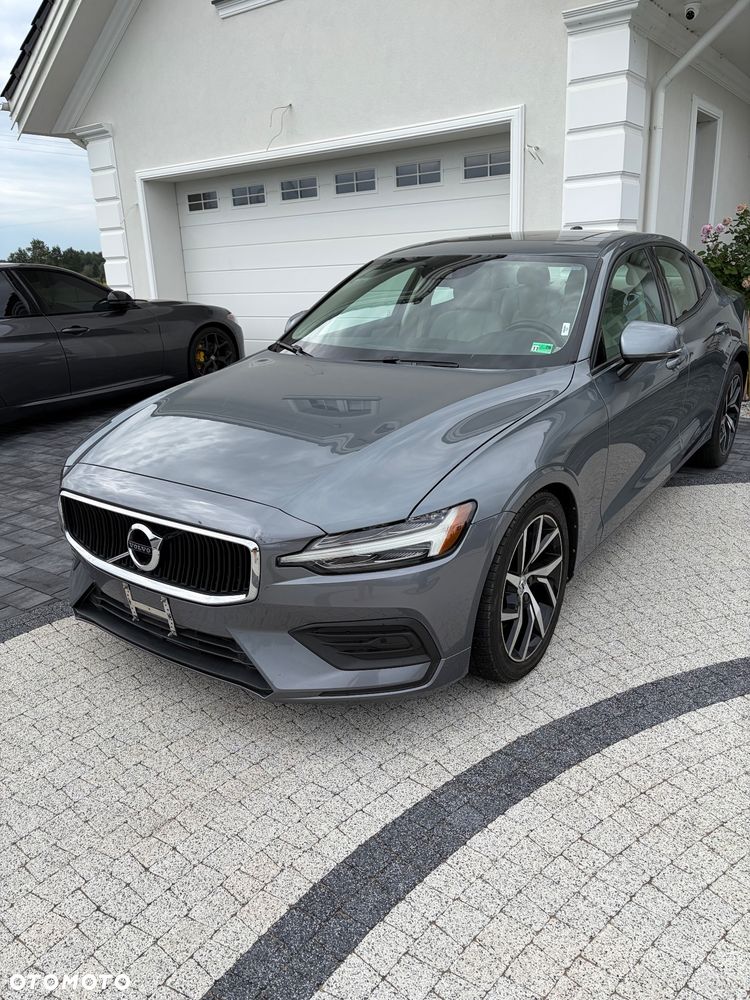 Volvo S60 T5 Momentum Pro - 1