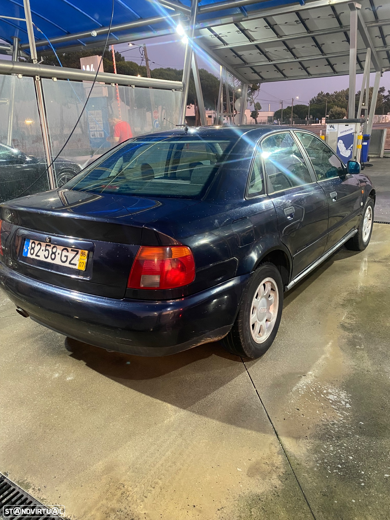 Audi A4 1.6 Attraction - 3