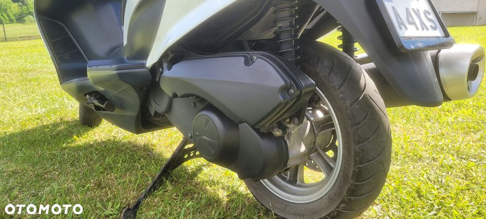 Suzuki Burgman - 13