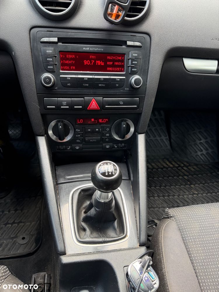 Audi A3 Sportback 1.6 FSI Ambiente - 8