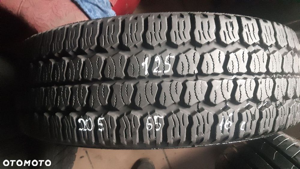 Maxxis 205/65/16c nr 125 - 1