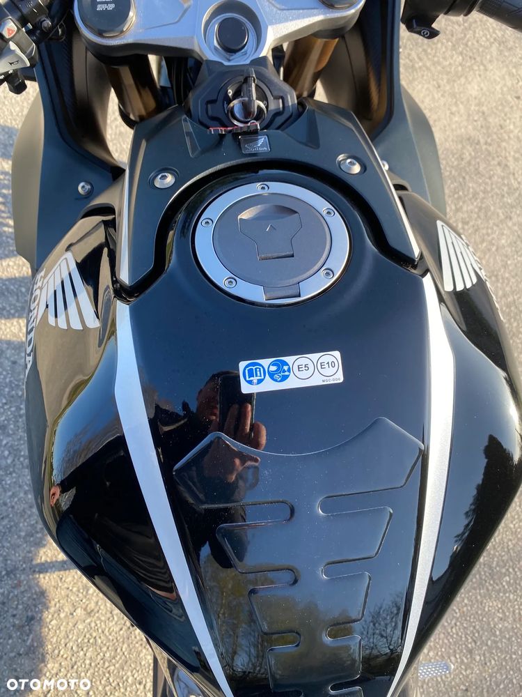 Honda CBR - 37