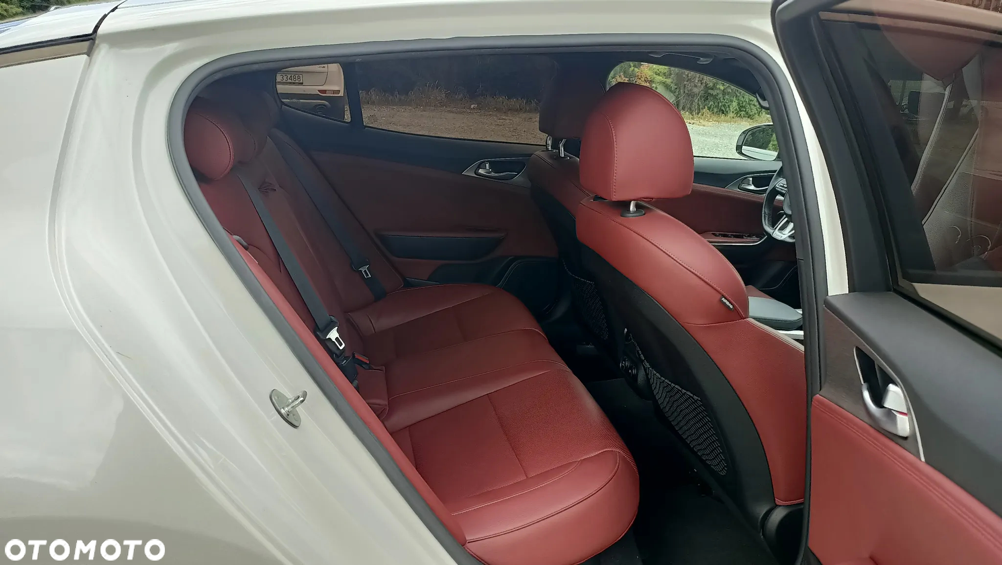 Kia Stinger - 12