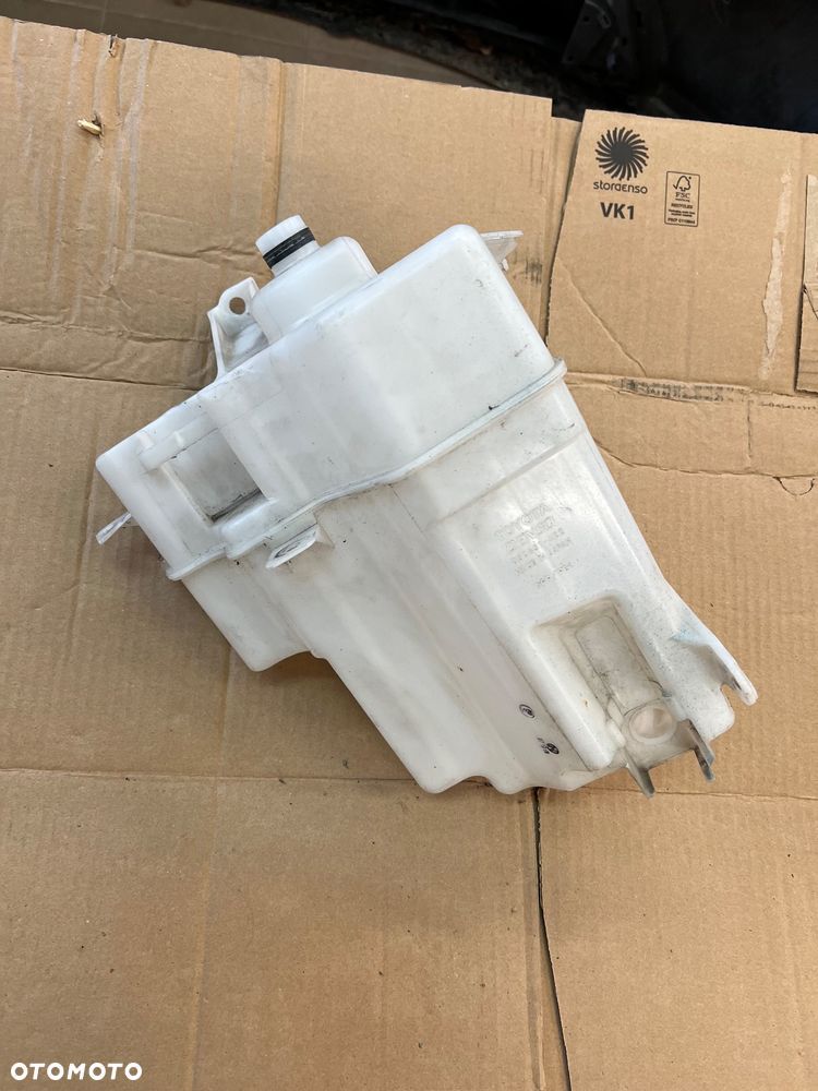ZBIORNIK SPRYSKIWACZY TOYOTA RAV4 IV 15-19r LIFT 060851-422