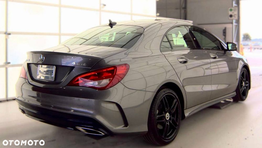 Mercedes-Benz CLA 250 4Matic 7G-DCT AMG Line - 3