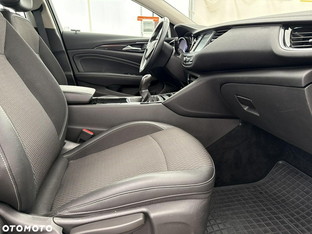 Opel Insignia - 23