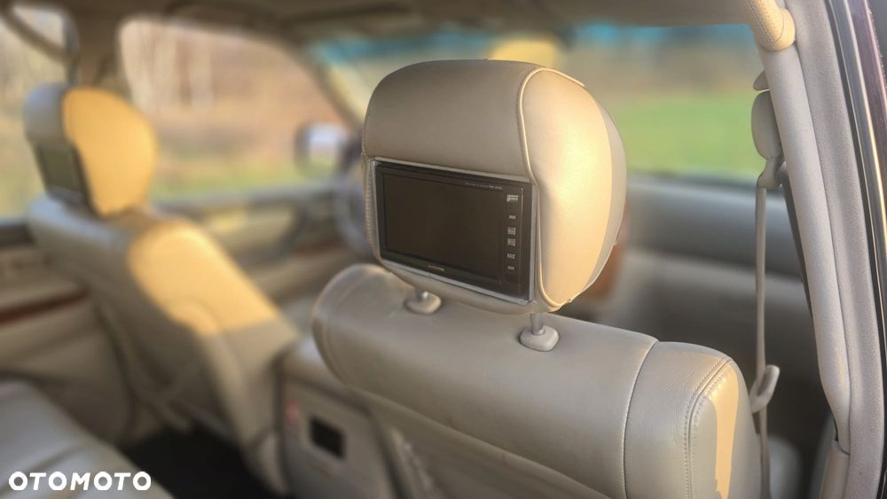 Toyota Land Cruiser 4.7 V8 - 26