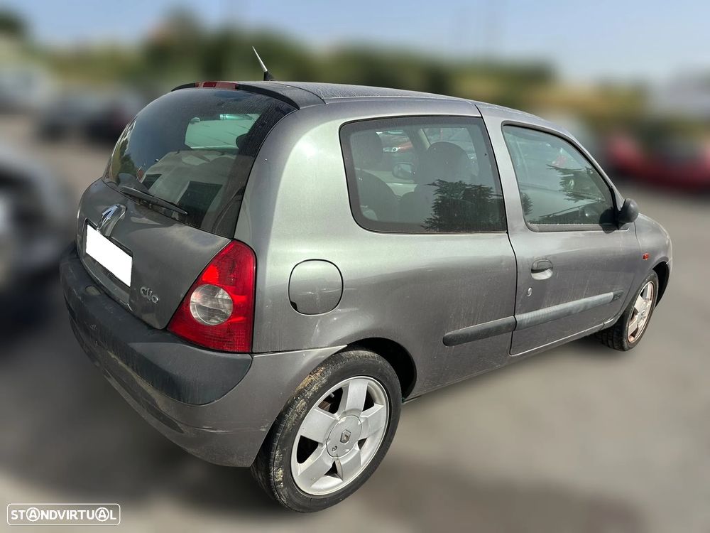 Renault Clio 1.5D 3 Portas de 2002 para peças - 6