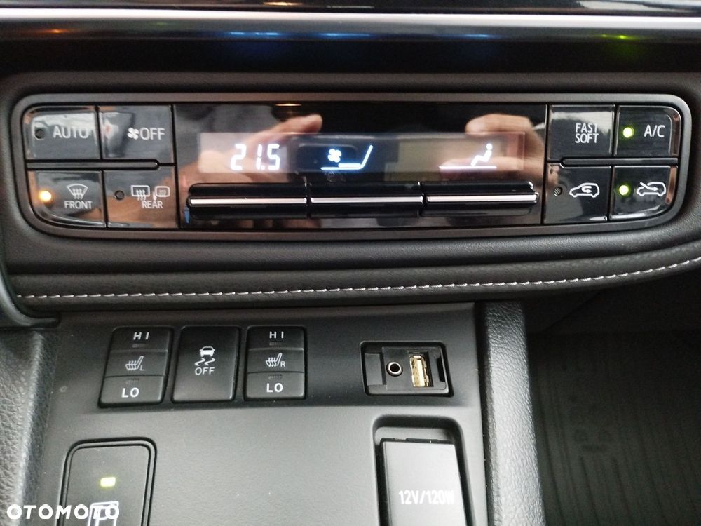 Toyota Auris Hybrid 135 Premium - 22