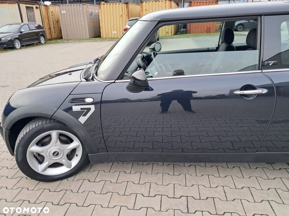 MINI ONE Sidewalk - 8