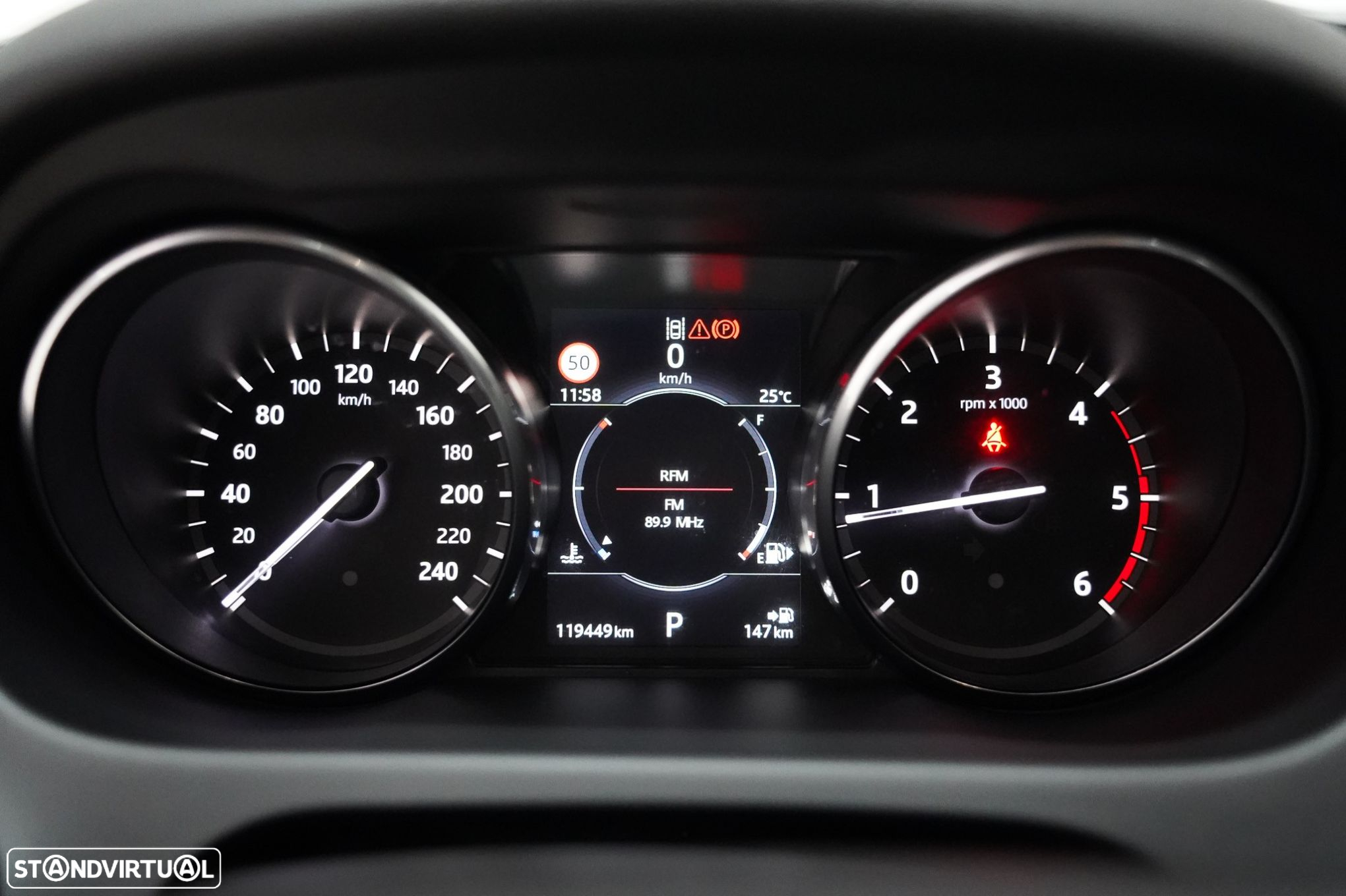 Land Rover Discovery Sport 2.0 TD4 SE Auto - 10