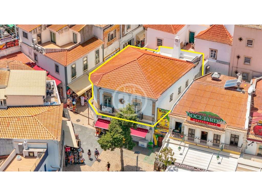 Andar Renovado com 4 Quartos | Zona Histórica a 140 m da Praia | Al... - Grande imagem: 3/35