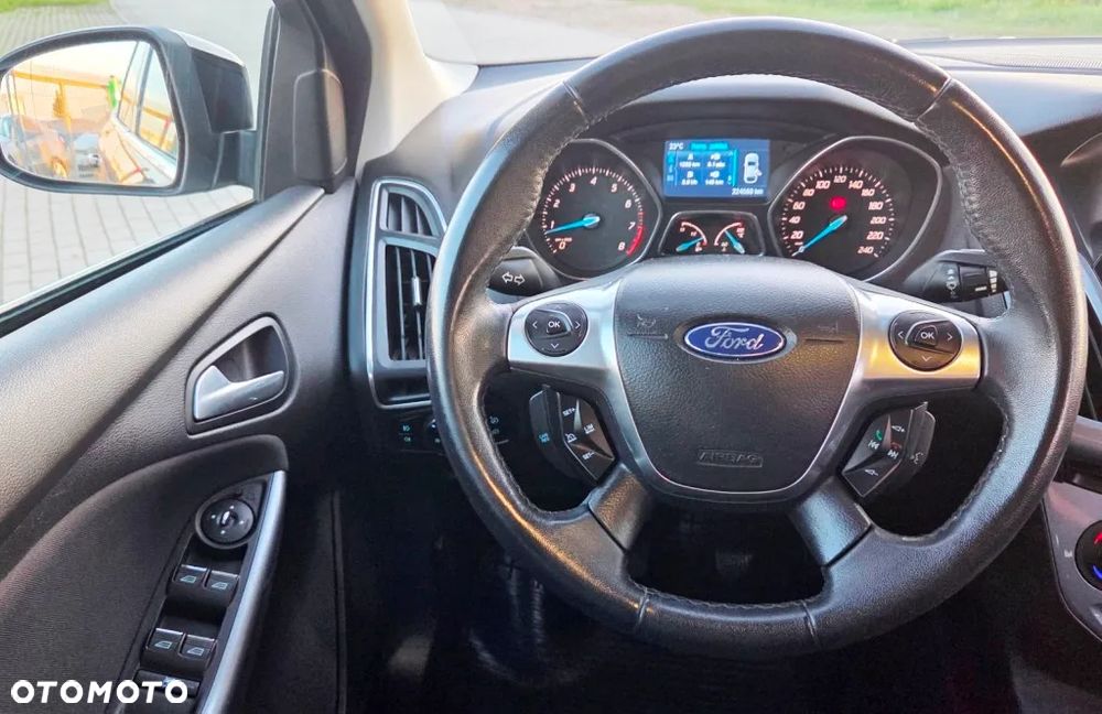 Ford Focus 1.6 EcoBoost Titanium - 33