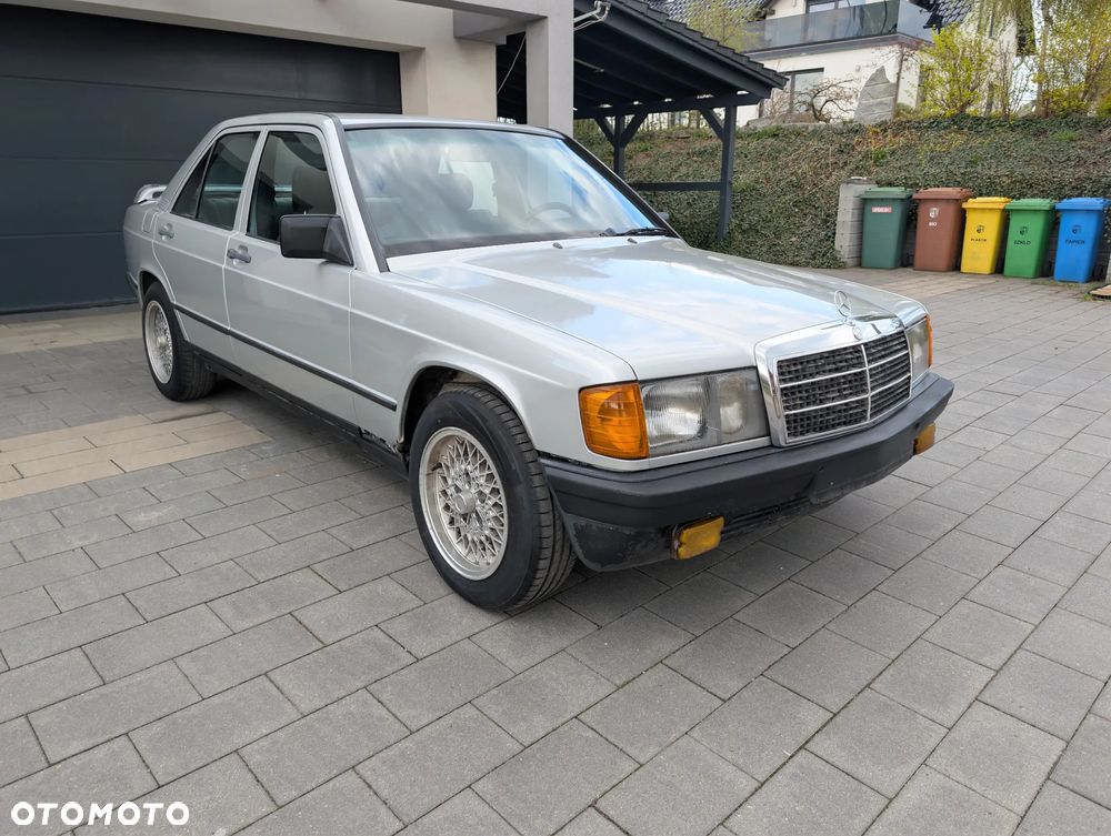 Mercedes-Benz W201 (190) - 3