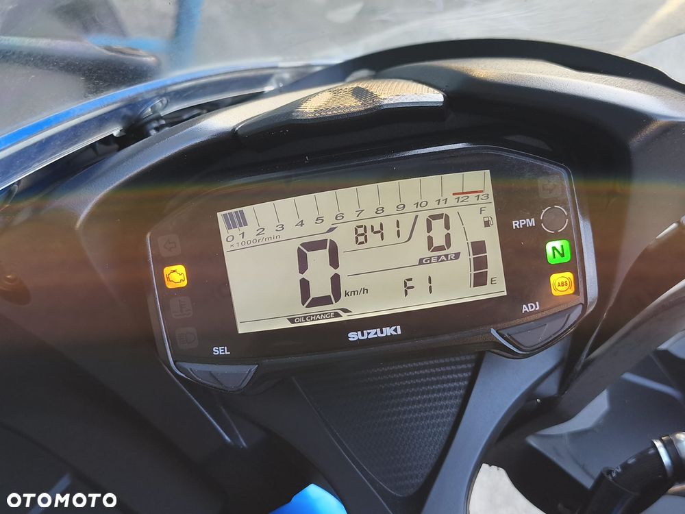 Suzuki GSX-R - 10