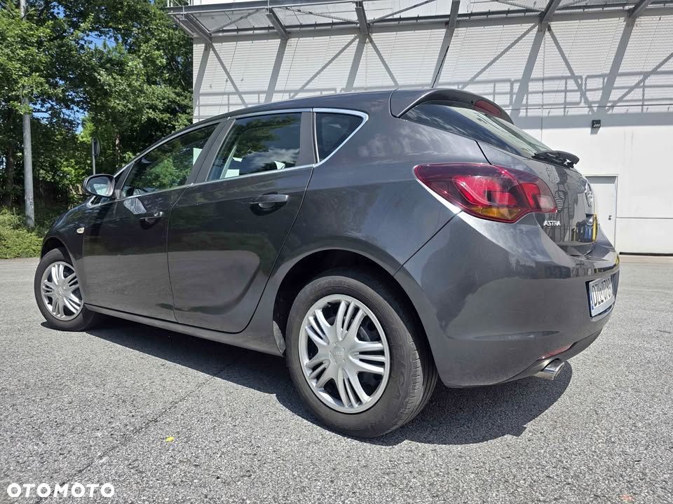 Opel Astra - 9