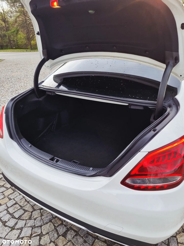 Mercedes-Benz Klasa C 300 7G-TRONIC - 19