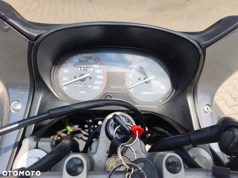 Yamaha XJ - 6