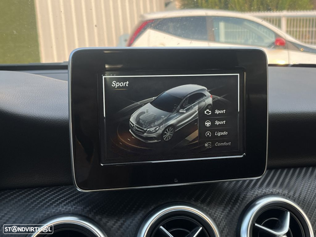 Mercedes-Benz A 200 d AMG Line - 20