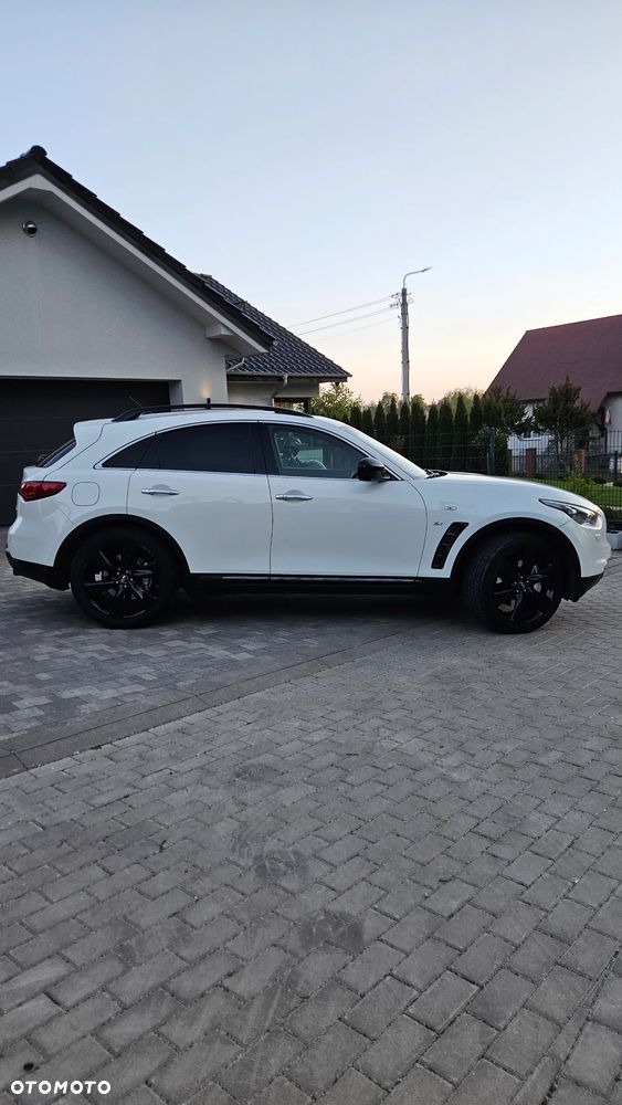 Infiniti QX70 3.7 S Premium - 4