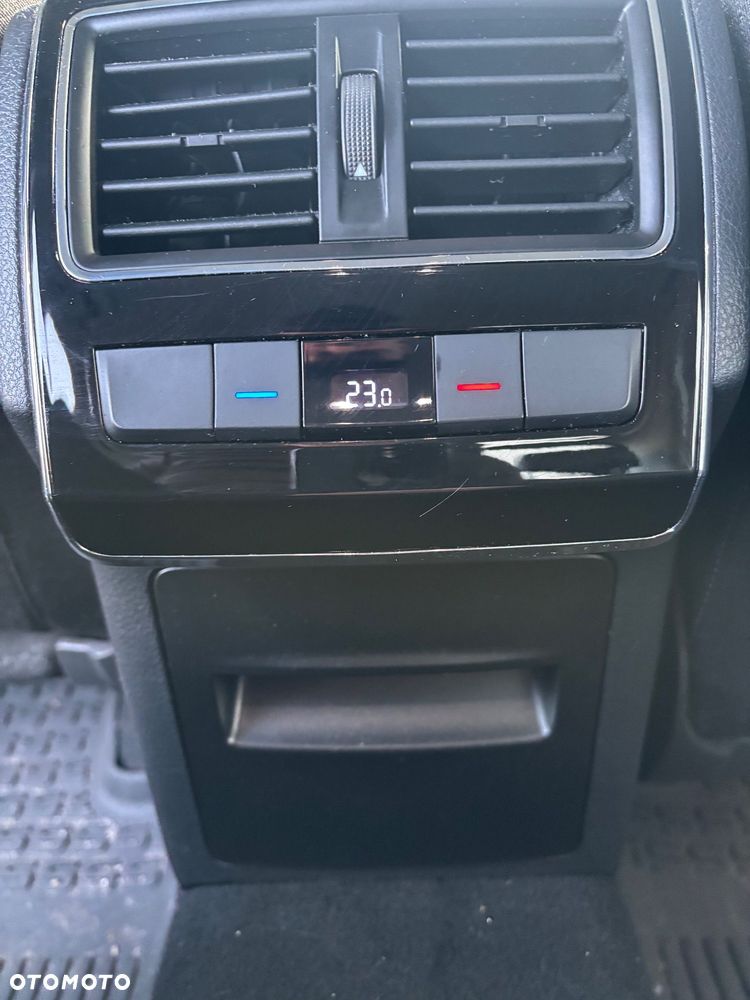 Skoda Superb 2.0 TDI DSG Premium Edition - 40