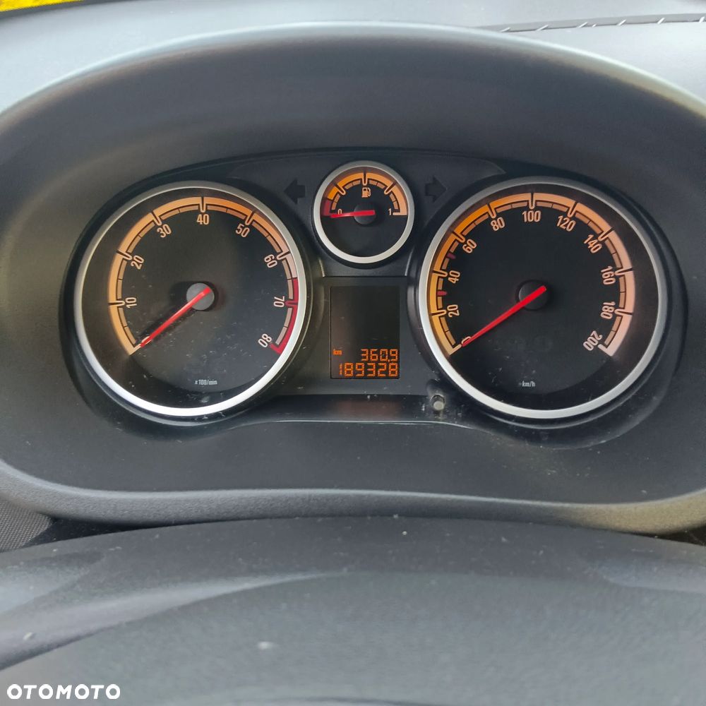 Opel Corsa - 8