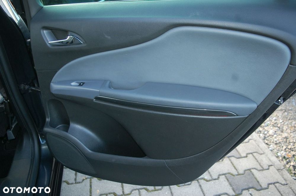Opel Zafira - 35