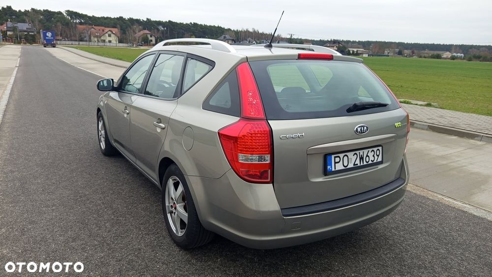 Kia Ceed 1.4 Comfort + - 21