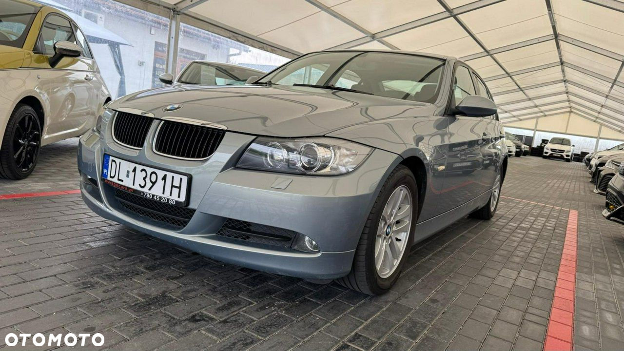 BMW Seria 3 320i - 16