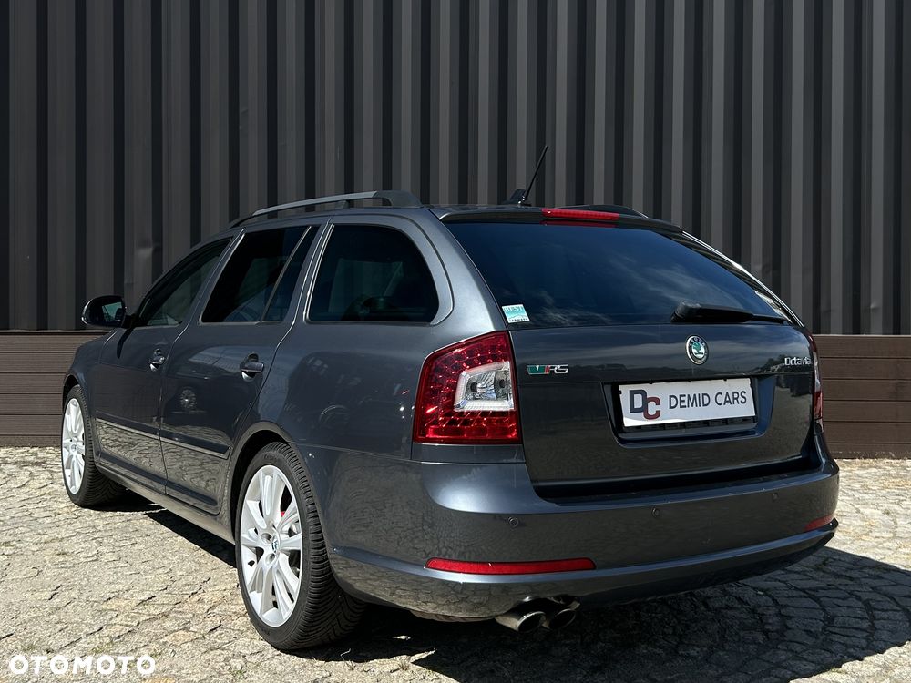 Skoda Octavia 2.0 TSI DSG RS - 3