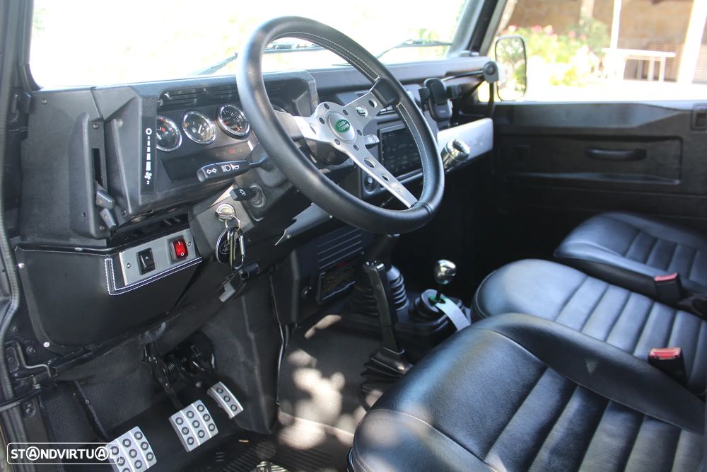 Land Rover Defender 90 2.5 TD5 Metal Top - 20