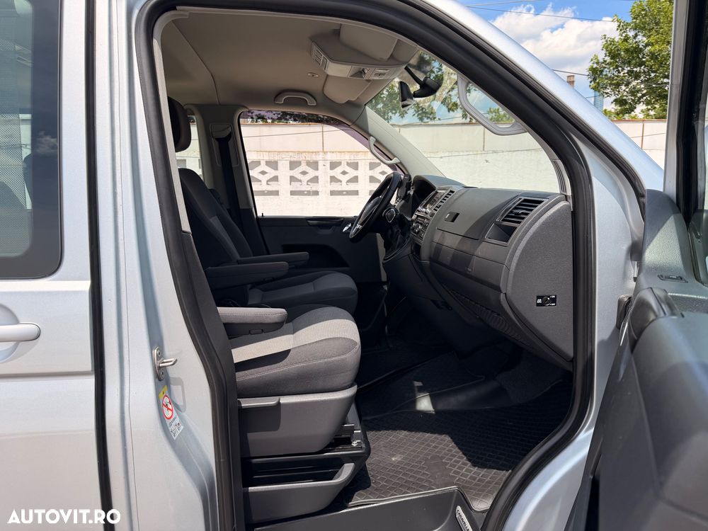 Volkswagen Caravelle - 8