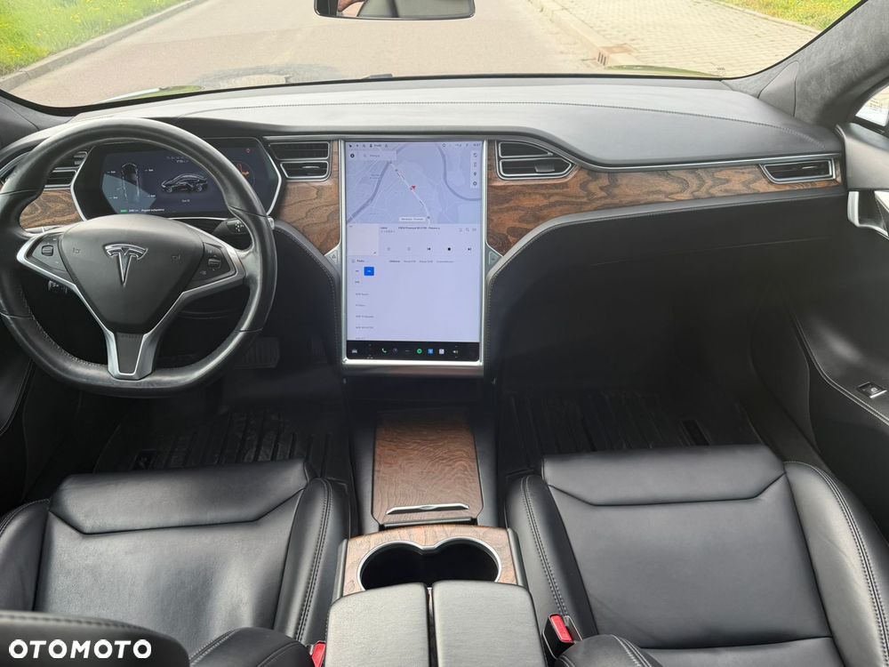 Tesla Model S - 18