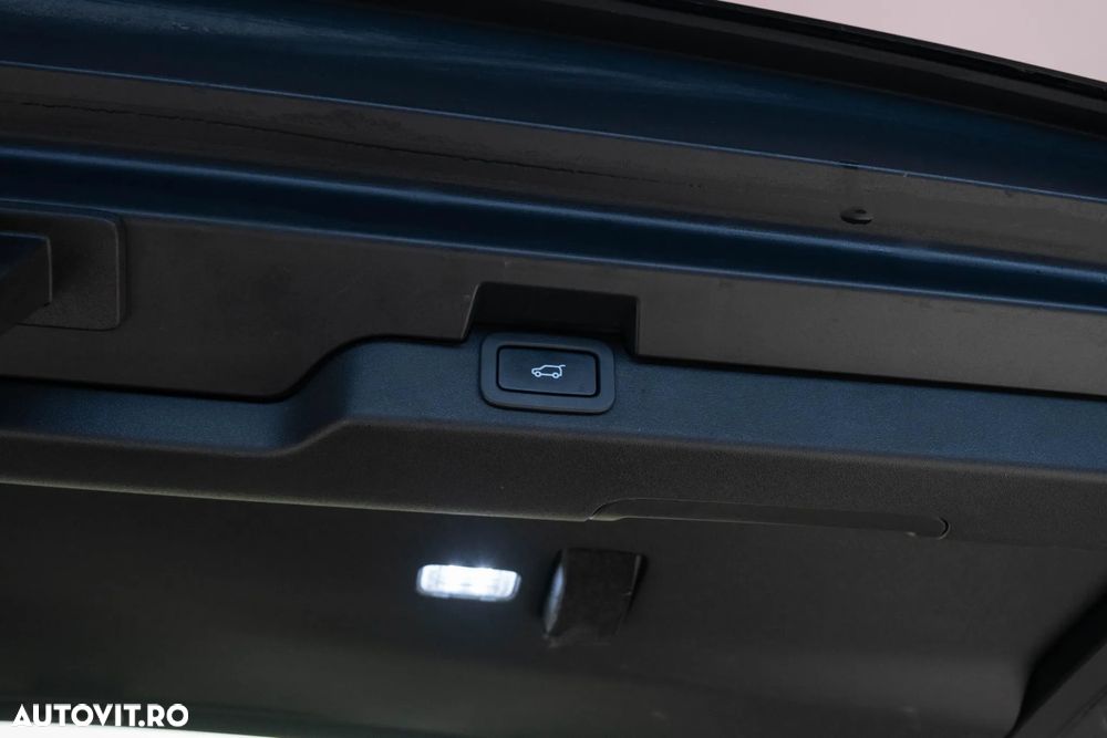 Land Rover Discovery 3.0 L SD6 HSE Luxury - 36