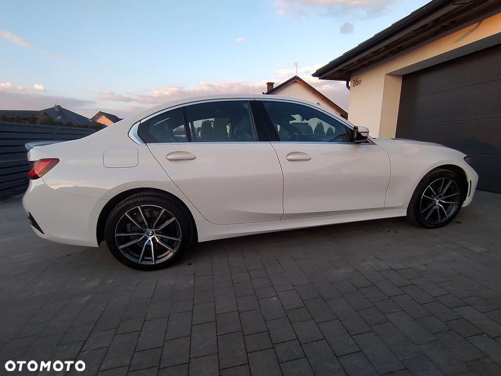 BMW Seria 3 330i Sport Line - 6