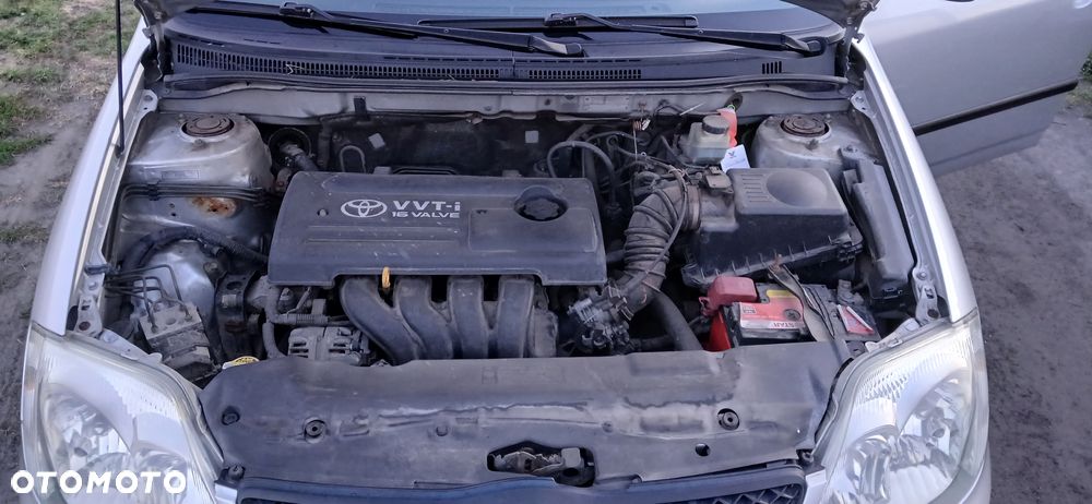 Toyota Corolla 1.6 VVT-i Sol - 11